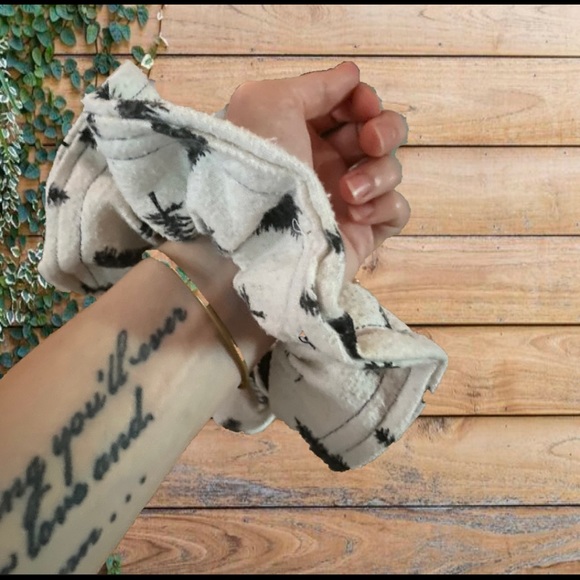 Cotton trees scrunchie - Picture 2 of 2